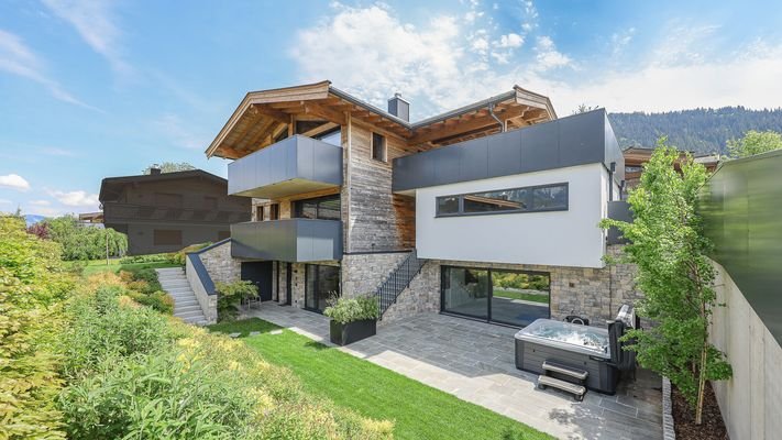 KITZIMMO-Exklusive Luxusvilla mit Kaiserblick in Toplage - Immobilien Going.