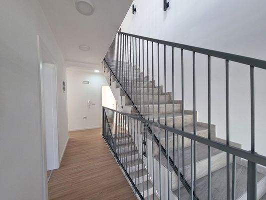 Dachgeschoss: Gästezimmer, Bad & Terrasse