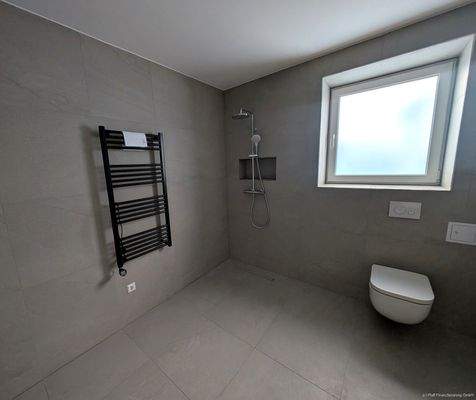 Wohnung 2 - Badezimmer