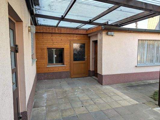 überdachter Sitzbereich