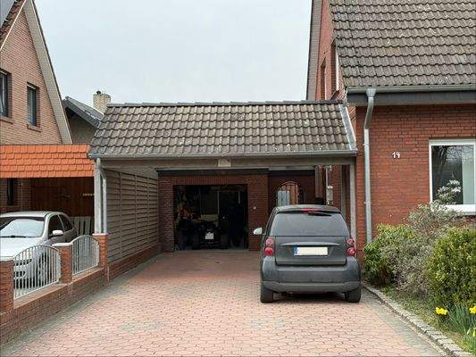 Einfamilienhaus mit Garage