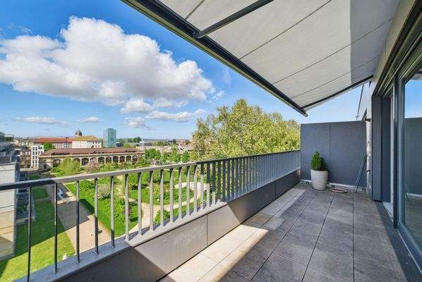 Terrasse mit Markise