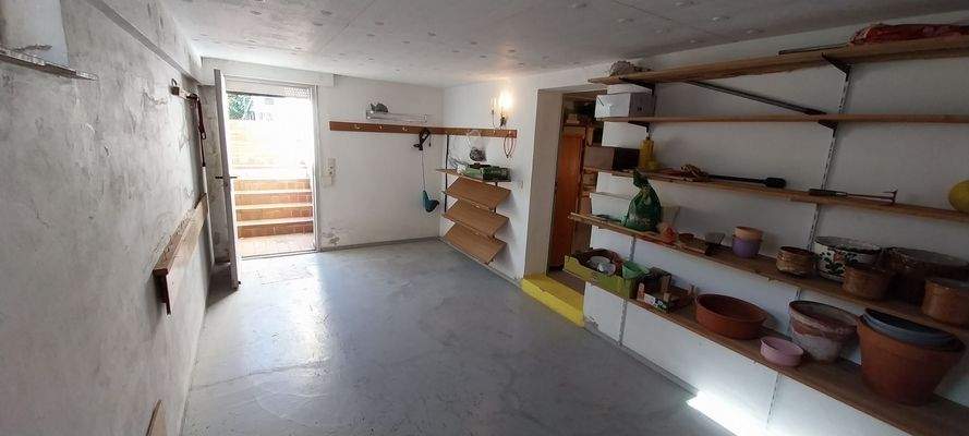 Kellerraum unter der Terrasse