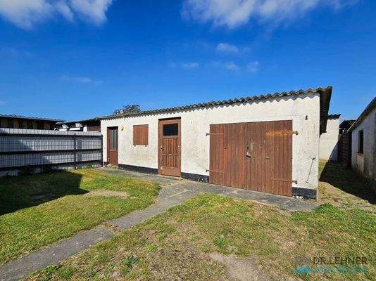 Massives Nebengelass