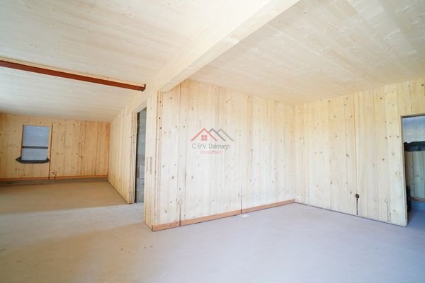 offene Küche mit Speisekammer