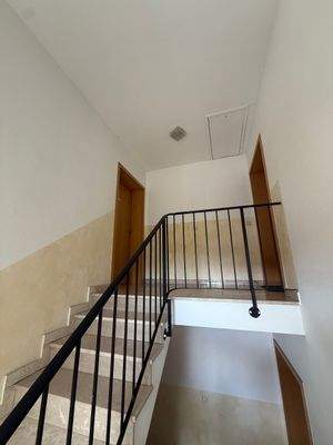 Treppenhaus mit Geländer