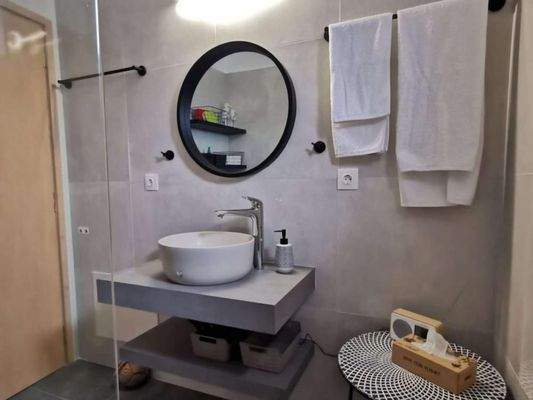 Kreta, Roumeli: Villa in kleiner Wohnanlage zu verkaufen