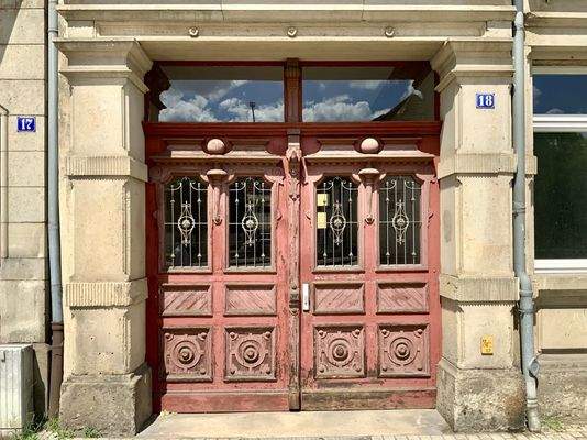 Zugang zu einem Wohnhaus