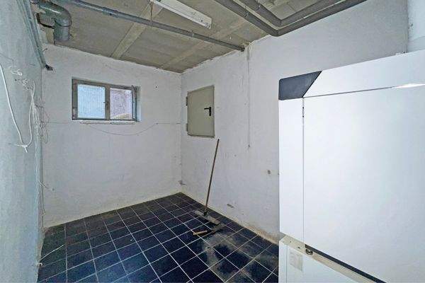 Heizungsraum mit Öltanks 