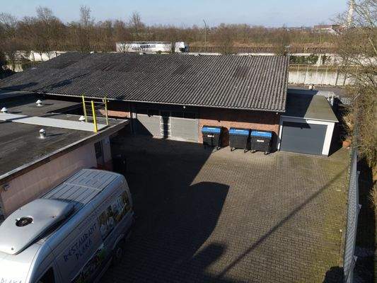 9 Lagerhalle vorne.JPG