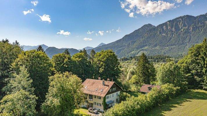 KITZIMMO-Historische Villa in idyllischer Lage kaufen - Immobilien Pinswang Tirol.