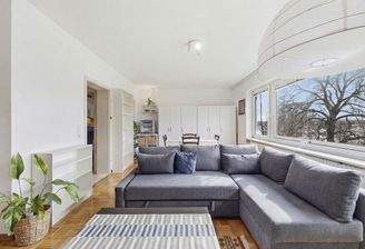 Heller Wohn- u. Essbereich