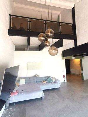 Wohnzimmer mit Galerie.jpg