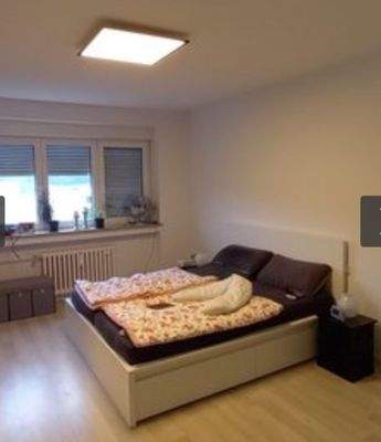 Schlafzimmer mit Doppelbett