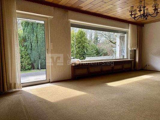 Wohnzimmer mit direktem Ausgang auf die Terrasse