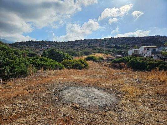 Kreta, Sisi: Baugrundstück im Zentrum des Dorfes zu verkaufen