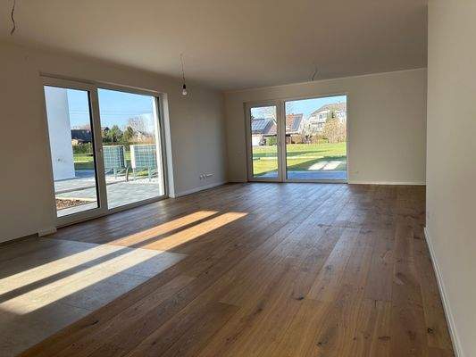 Wohnzimmer mit Blick in den Garten