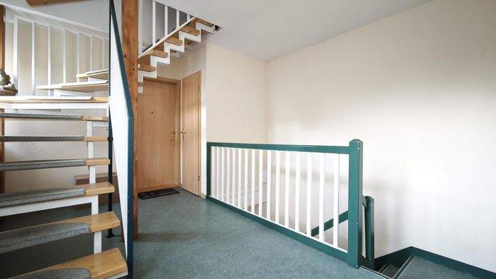 gepflegtes Treppenhaus (2)