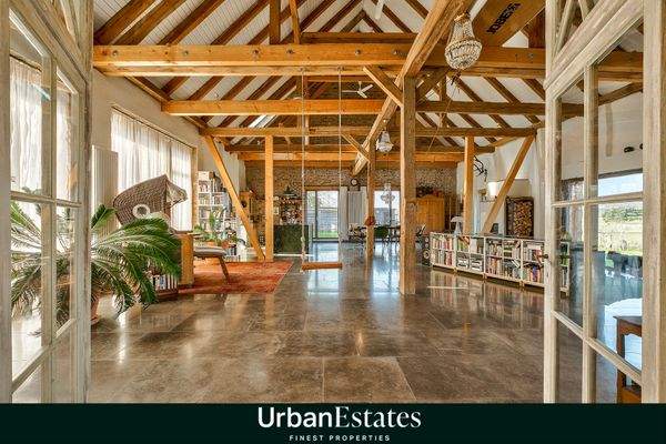 Hauptwohnraum (ca. 133qm) Wohn-/Ess-/Küchenbereich