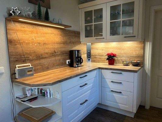 EBK mit Licht und Platz.jpg