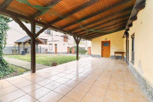 Terrasse Nebengebäude