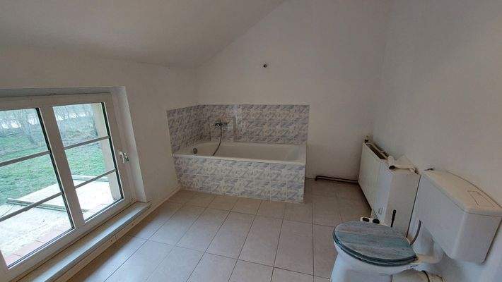 Bad Dachgeschoss mit Wanne