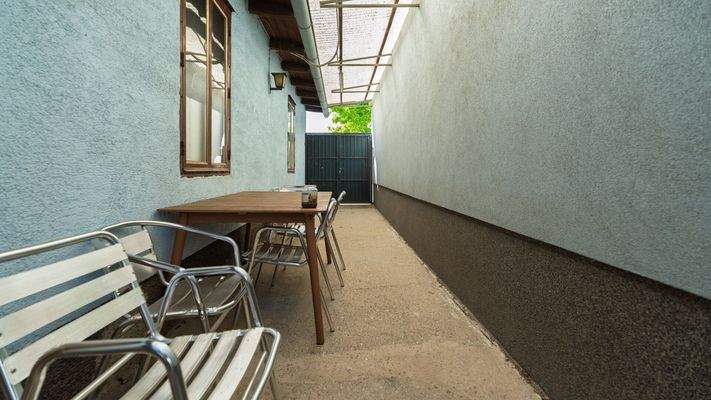 Gang Haus 2 zu Garage