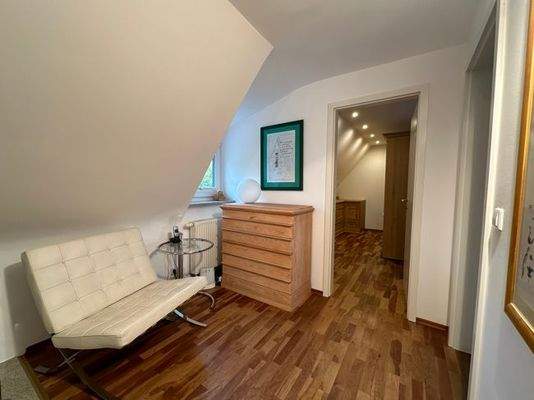 Flur 1. OG Blick vom Büro oder Kinderzimmer