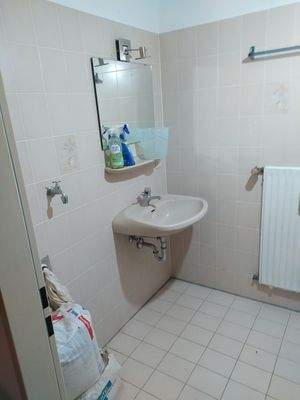 2 Badezimmer.jpg