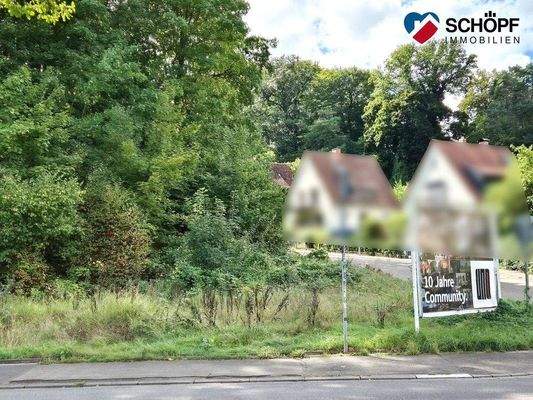 Blick vom Grundstück auf gegenüberliegende Straßen