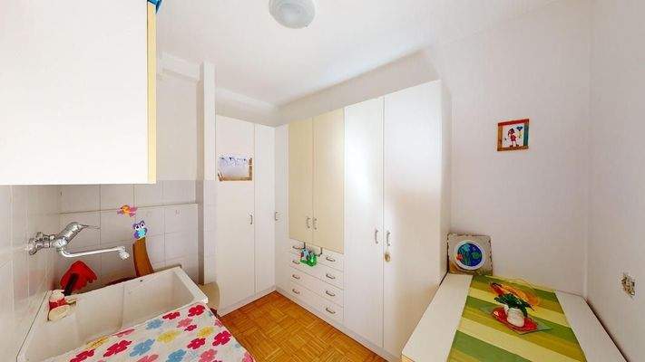 Leifers-Laives-4-Zimmer-Wohnung-quadrilocale-Leifers-Zentrum-Laives-Centro-mit-Garten-con-giardino-zwei-Stöcke-due-piani-Balkon-balcone-Bozen-Umgebung-bolzano-verkaufen-vendesi
