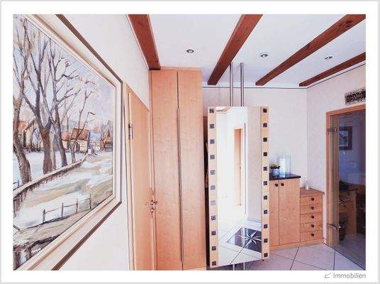 144-2025 Garderobe.jpg