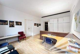 Warteraum mit Teeküche