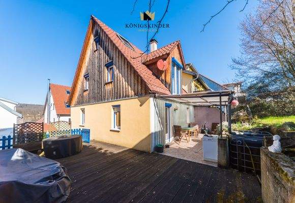 Terrassen mit direktem Zugang in den Garten