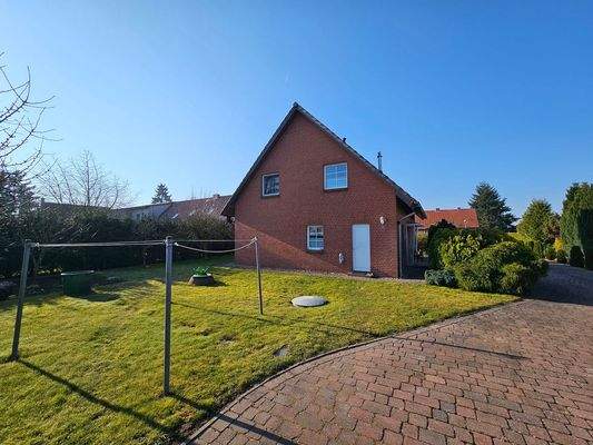 Zufahrt und Haus.jpg