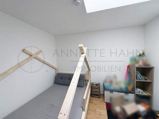 (Whg. 3) OG Schlafen Nr. 2 Oberlicht