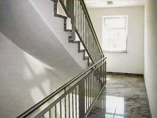 Treppenhaus u. Aufzug ca. 2015