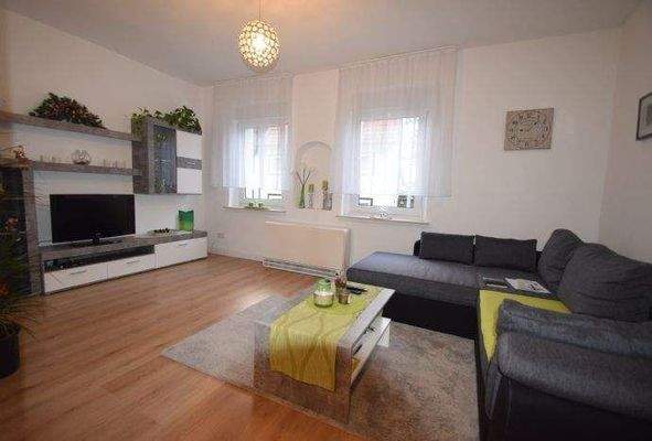 Wohnzimmer Wohnung EG links