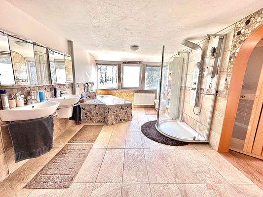 luxuriöses Badezimmer