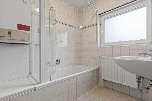 Badezimmer mit Wanne