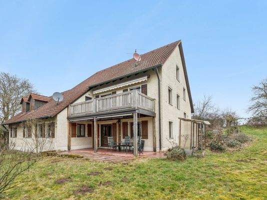 Seitenansicht mit Terrasse