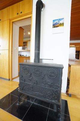 Holzofen im Wohnzimmer