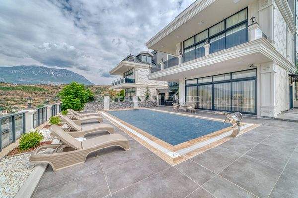 Houses with Private Pools in Alanya Antalya