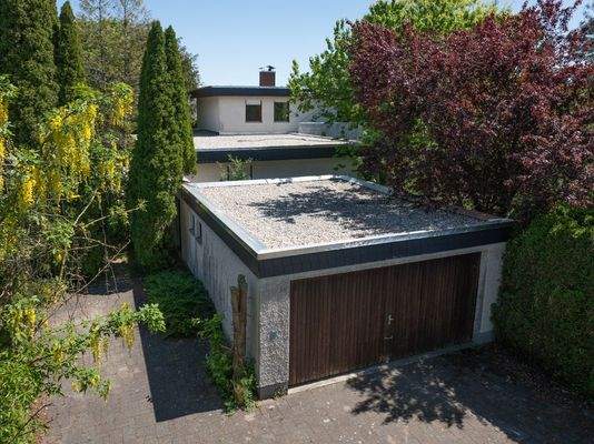 Schönes Grundstück mit Altbestand