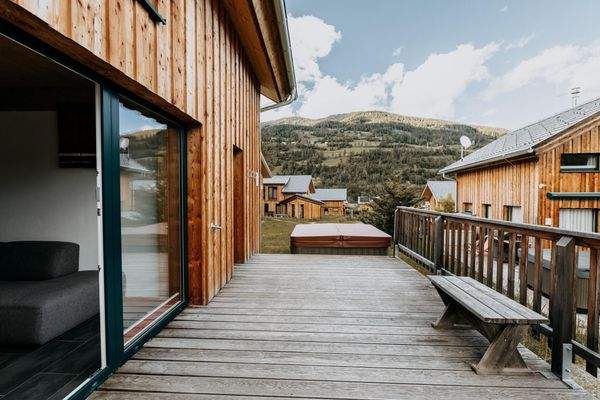 Sonnenterrasse mit Jacuzzi