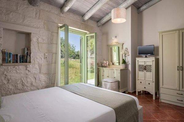 Kreta, Maza: Steinvilla mit beheiztem Pool und Garten in ruhiger Lage zu verkaufen