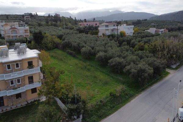 Kreta, Kalyves: Grundstück mit bezauberndem Meerblick zu verkaufen, nur wenige Schritte vom Strand entfernt