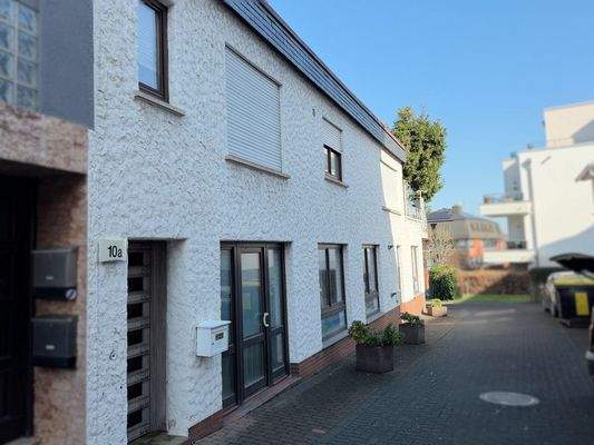 Straßenfront Wohnteil