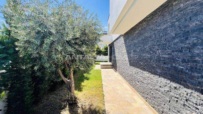 4-Bedroom Detached Villa in Kemer Antalya