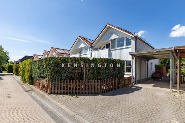 Haus Rückseite + Carport